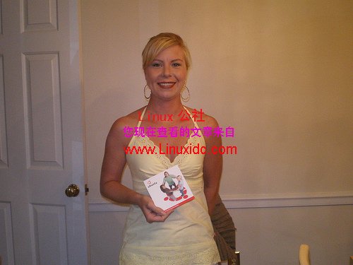 美女都在宣传Ubuntu 你还等什么[图文]